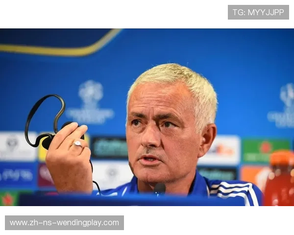 穆里尼奥怒怼英超所有教练完整版视频解析